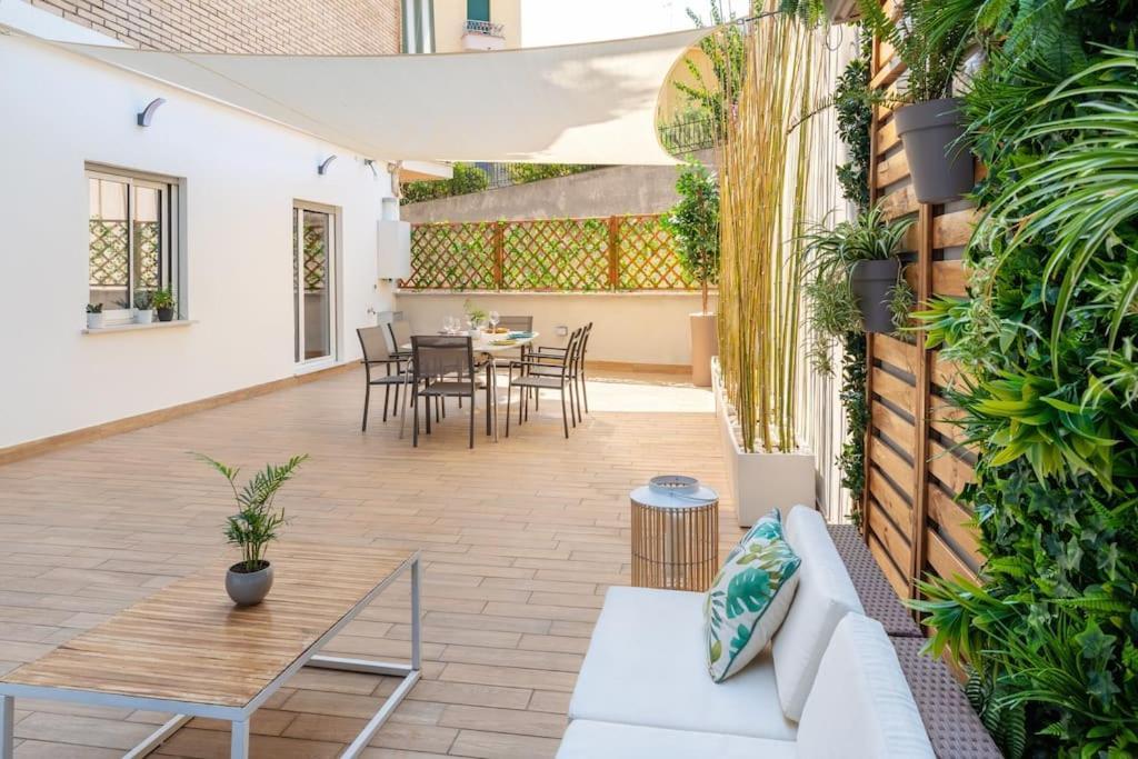 Apartment G&g Garden - Con Ampio Terrazzo Esterno By Followgreenhouserome Rom