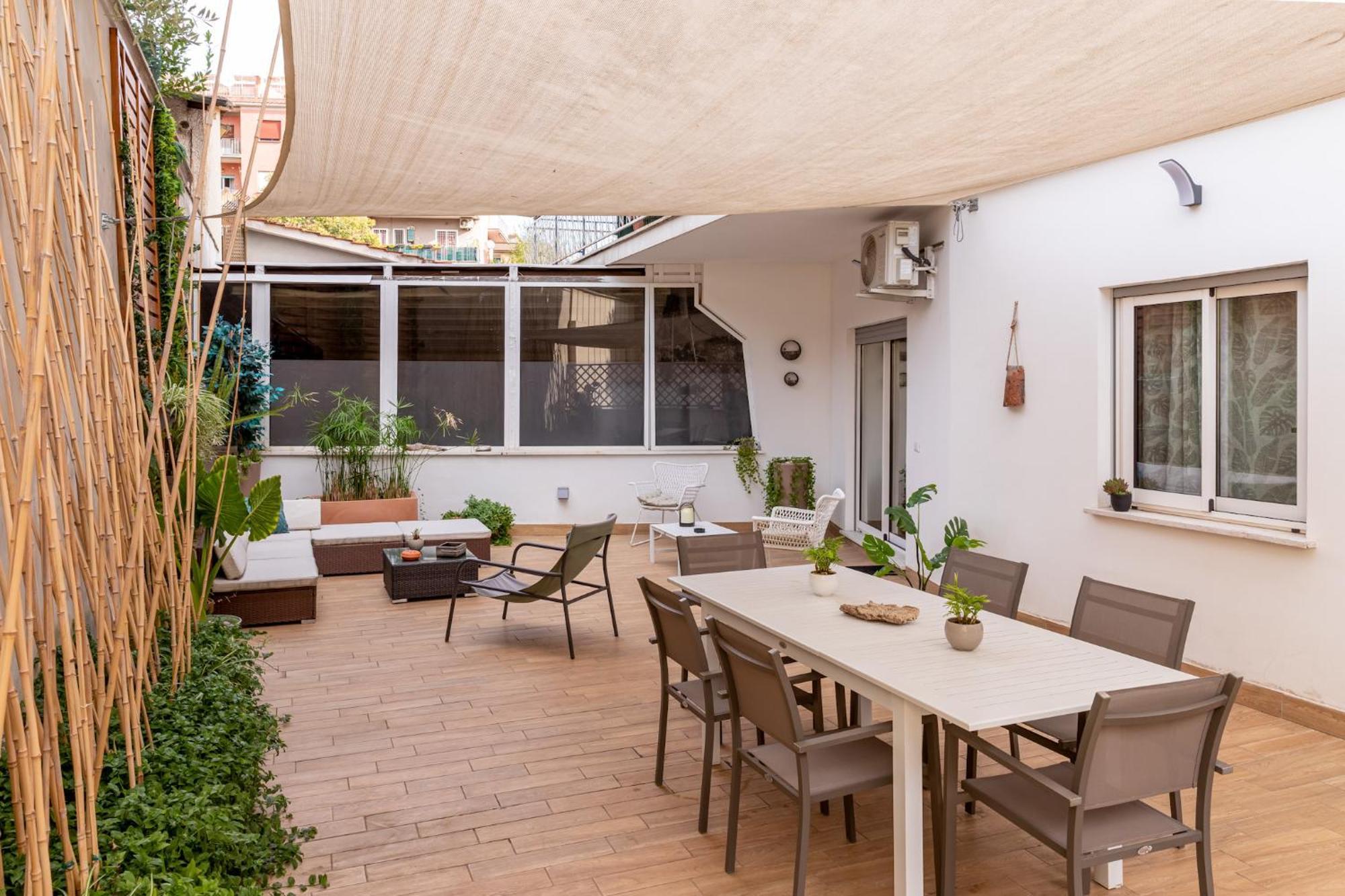 G&g Garden - Con Ampio Terrazzo Esterno By Followgreenhouserome Rom